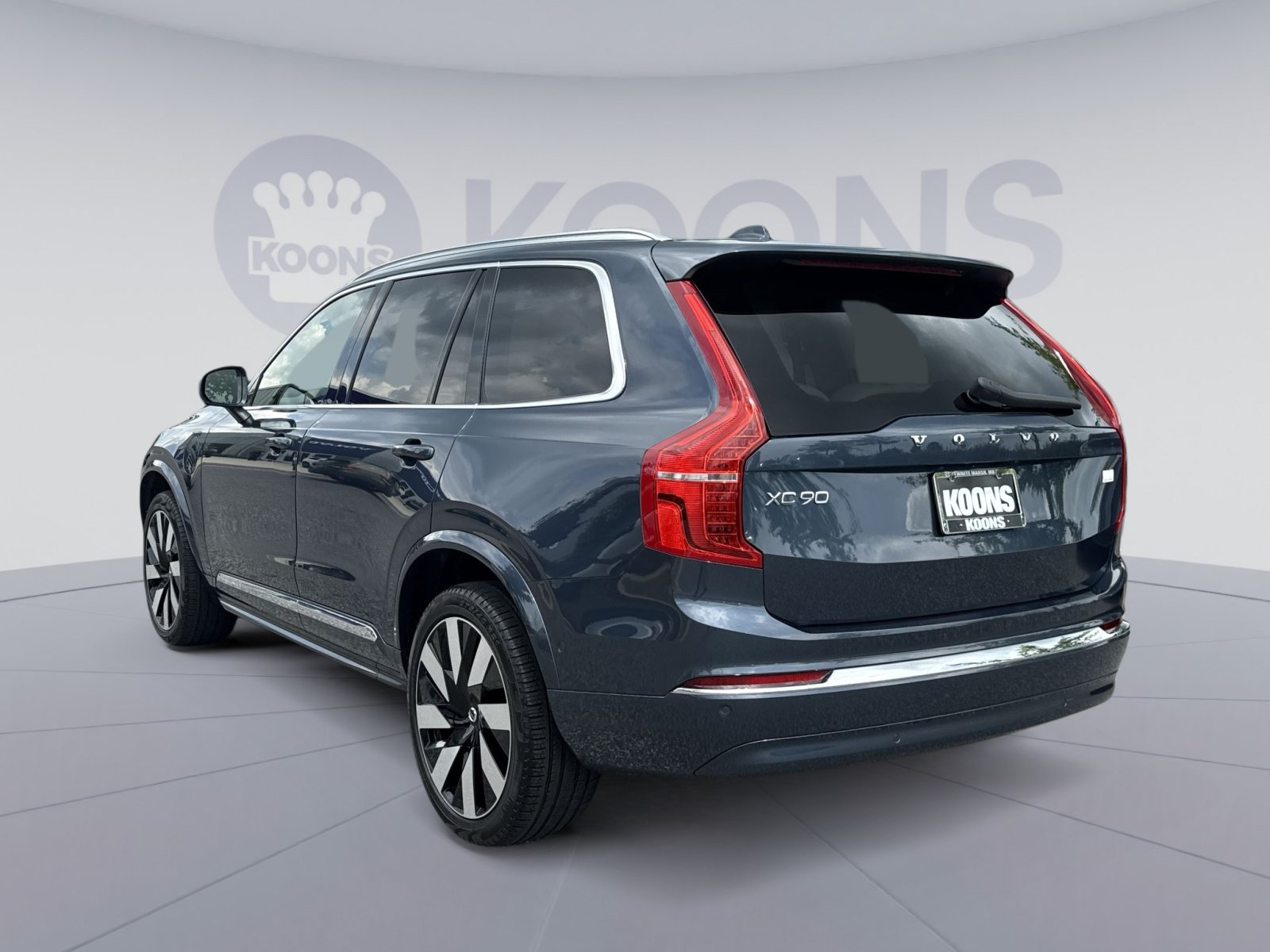 Used 2024 Volvo XC90 T8 Plus AWD/4WD image 4