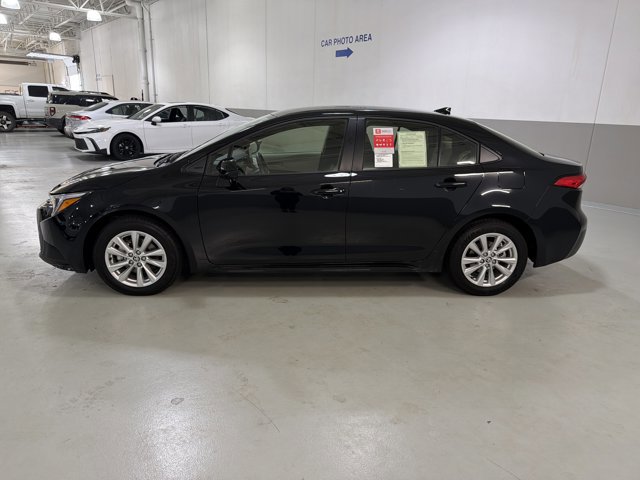 Used 2026 Toyota Corolla LE w/ LE Premium Package FWD image 5