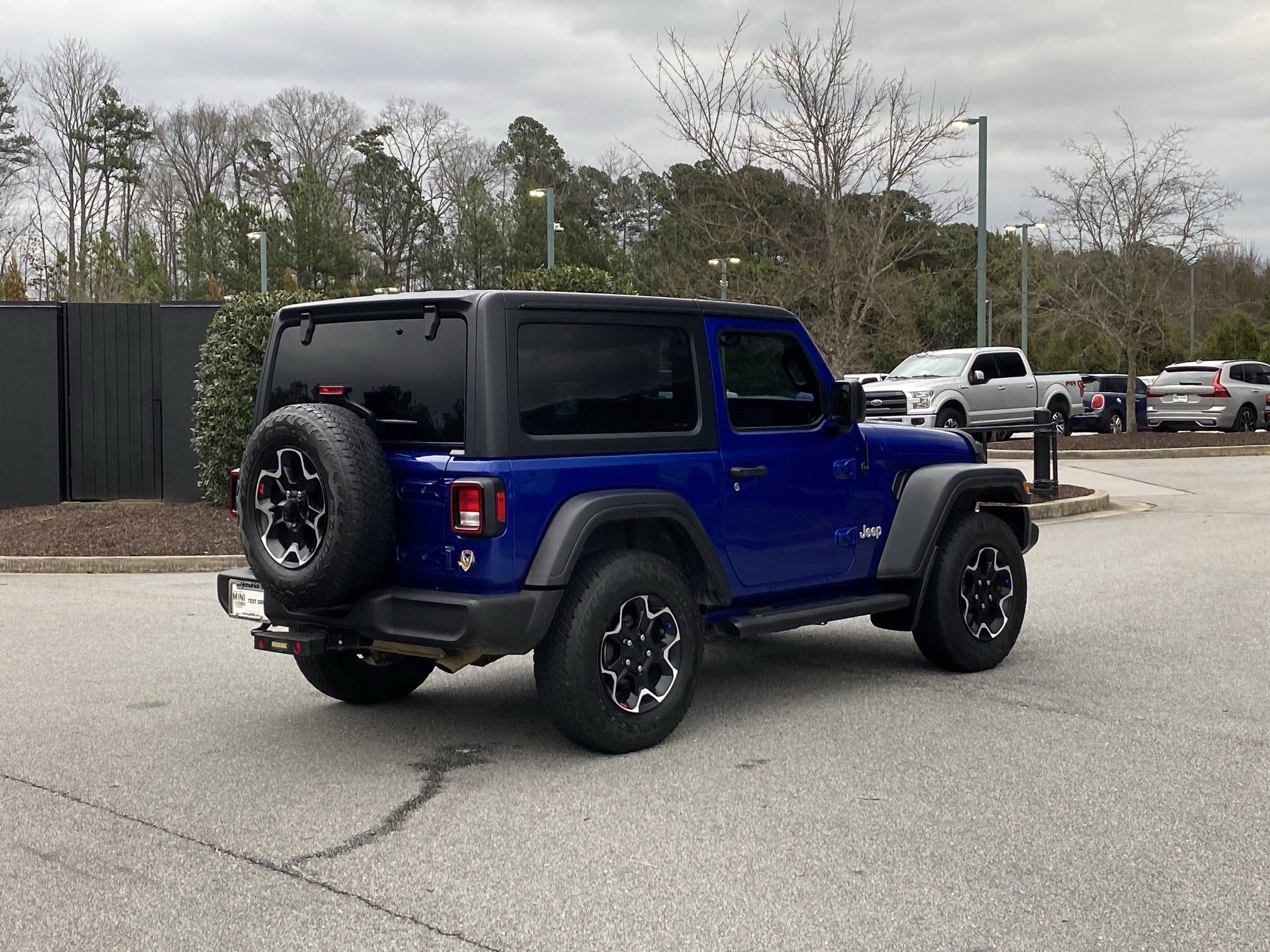 Used 2019 Jeep Wrangler Sport image 3