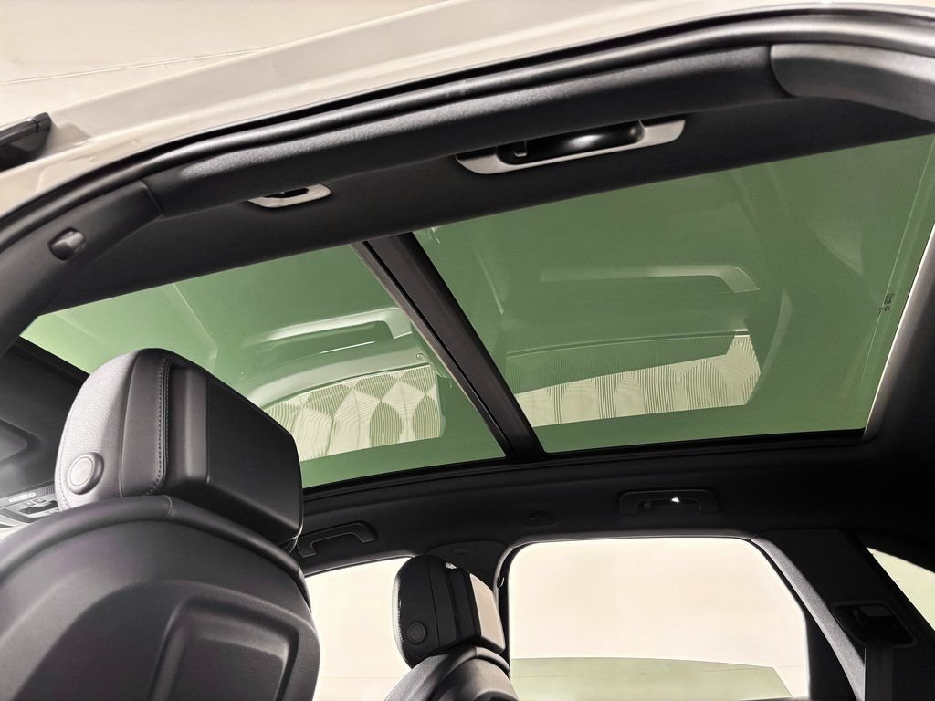 Certified 2026 Porsche Cayenne AWD/4WD image 19