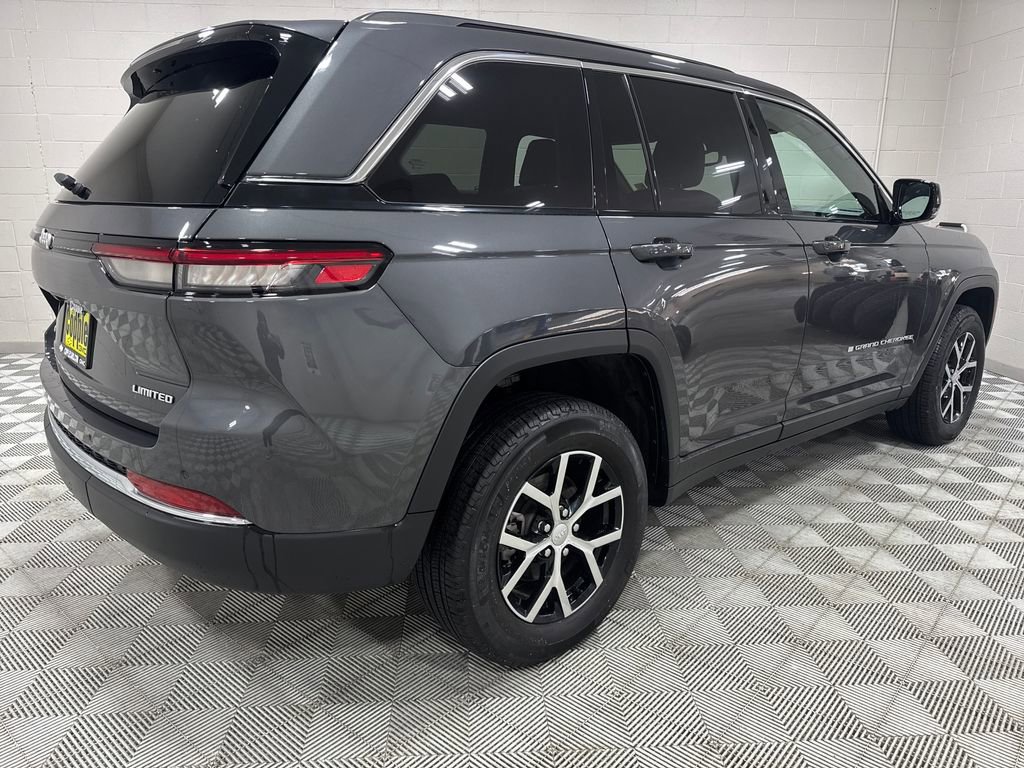Used 2024 Jeep Grand Cherokee Limited AWD/4WD image 11