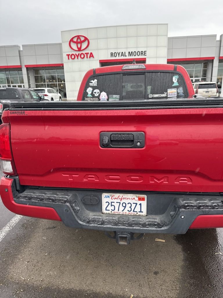 Certified 2016 Toyota Tacoma SR5 image 5