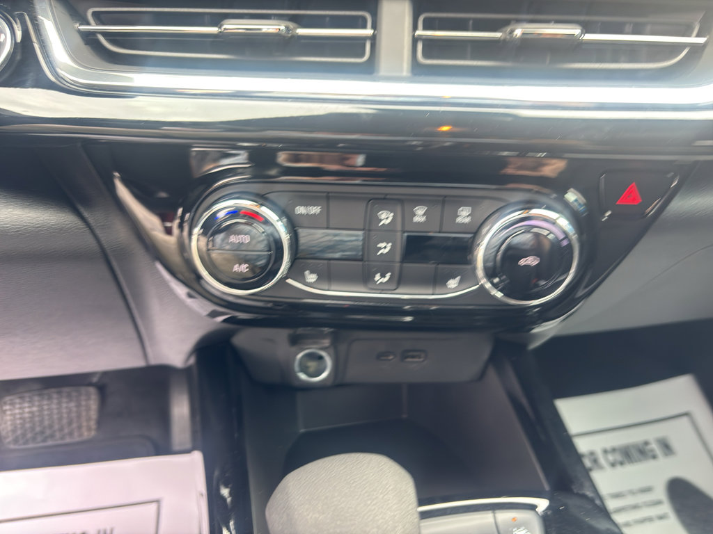 Used 2025 Chevrolet Trax RS w/ Driver Confidence Package FWD image 16