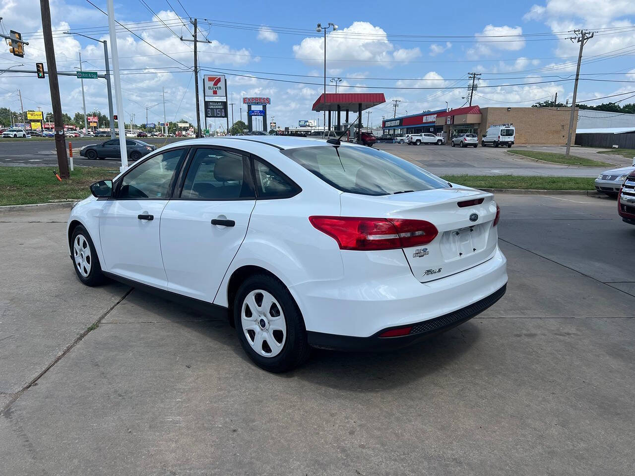Used 2017 Ford Focus S FWD image 5