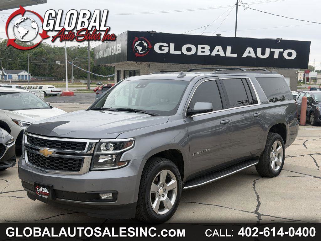 Used 2018 Chevrolet Suburban LT w/ Luxury Package AWD/4WD image 1