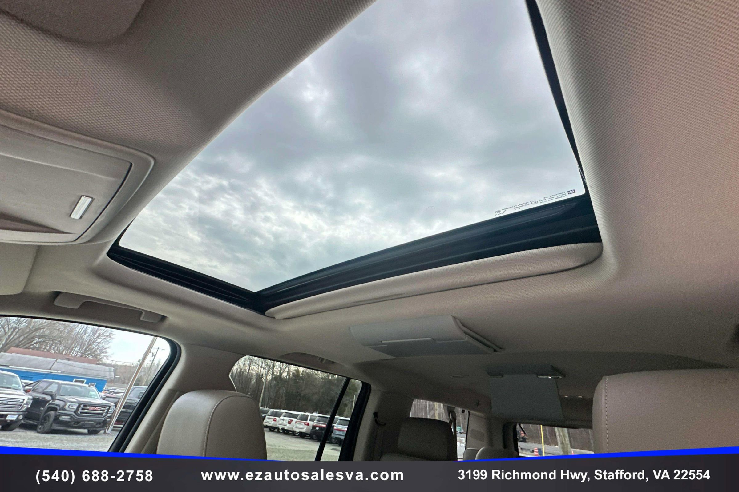 Used 2016 Chevrolet Suburban LT image 33