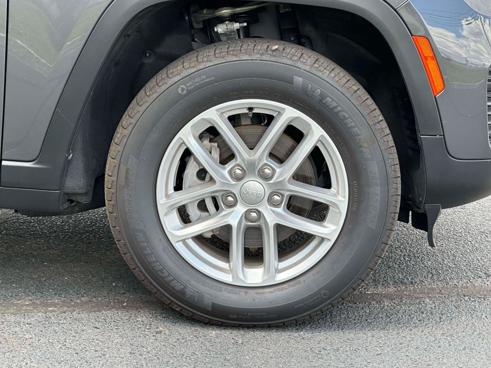 Used 2025 Jeep Grand Cherokee 4WD image 7