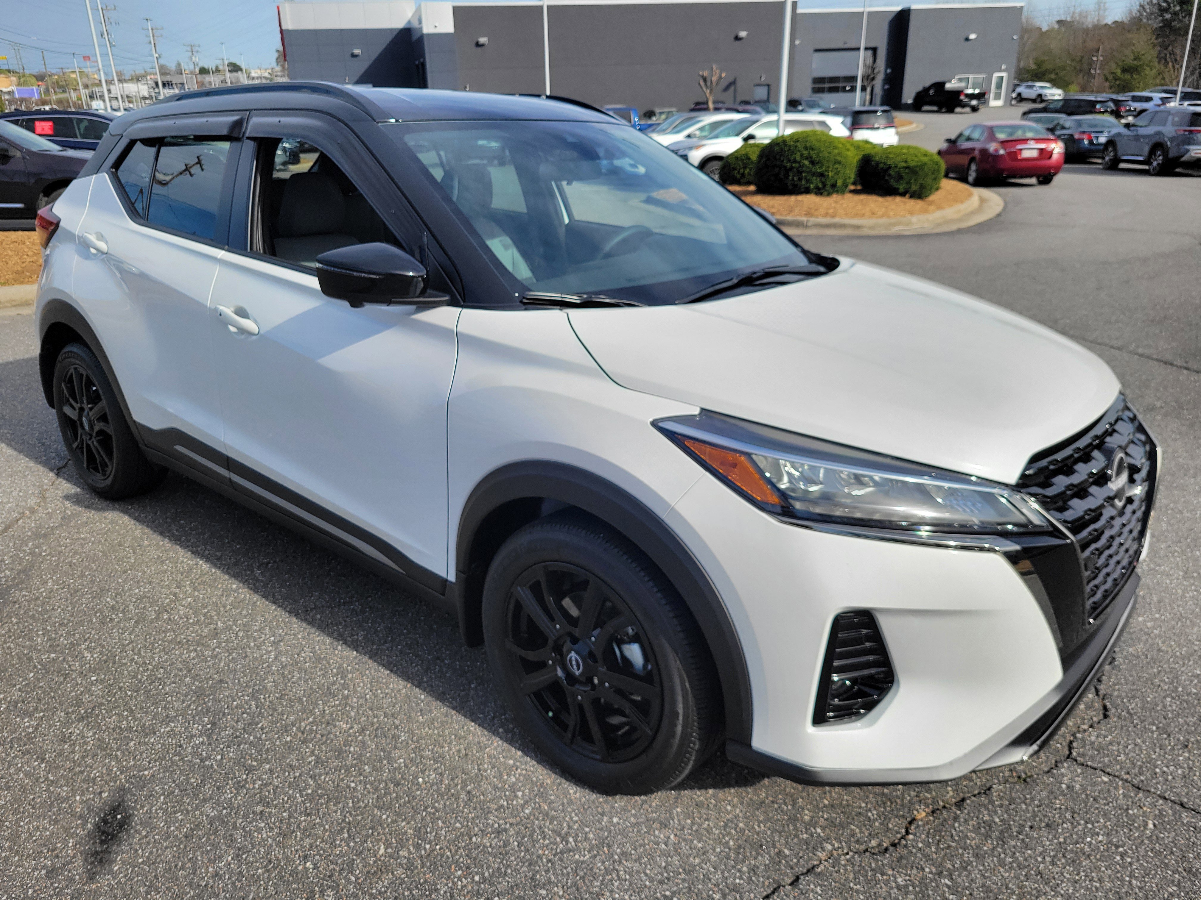 Certified 2023 Nissan Kicks SR w/ SR Premium Package image 3
