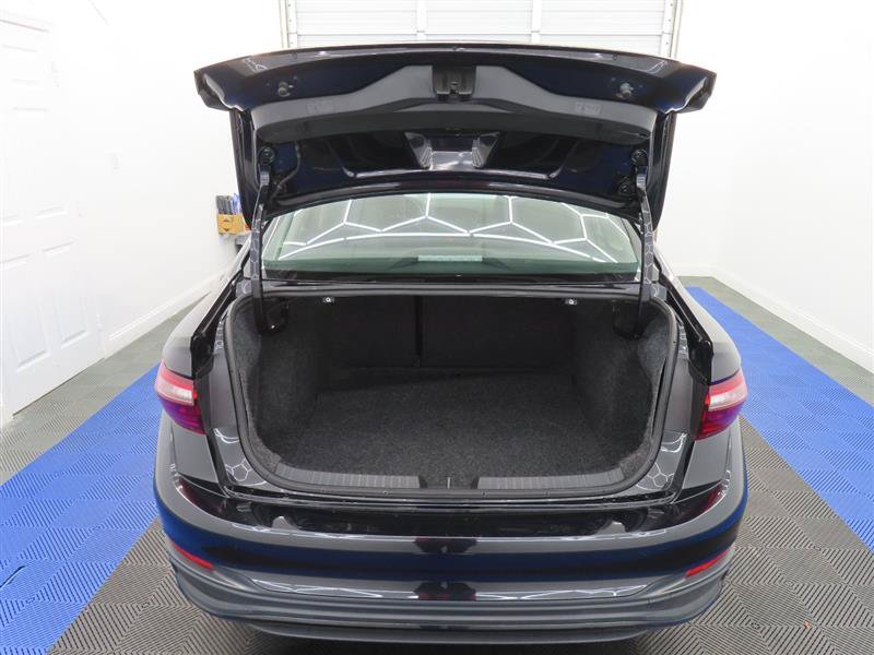 Used 2024 Volkswagen Jetta SE FWD image 8