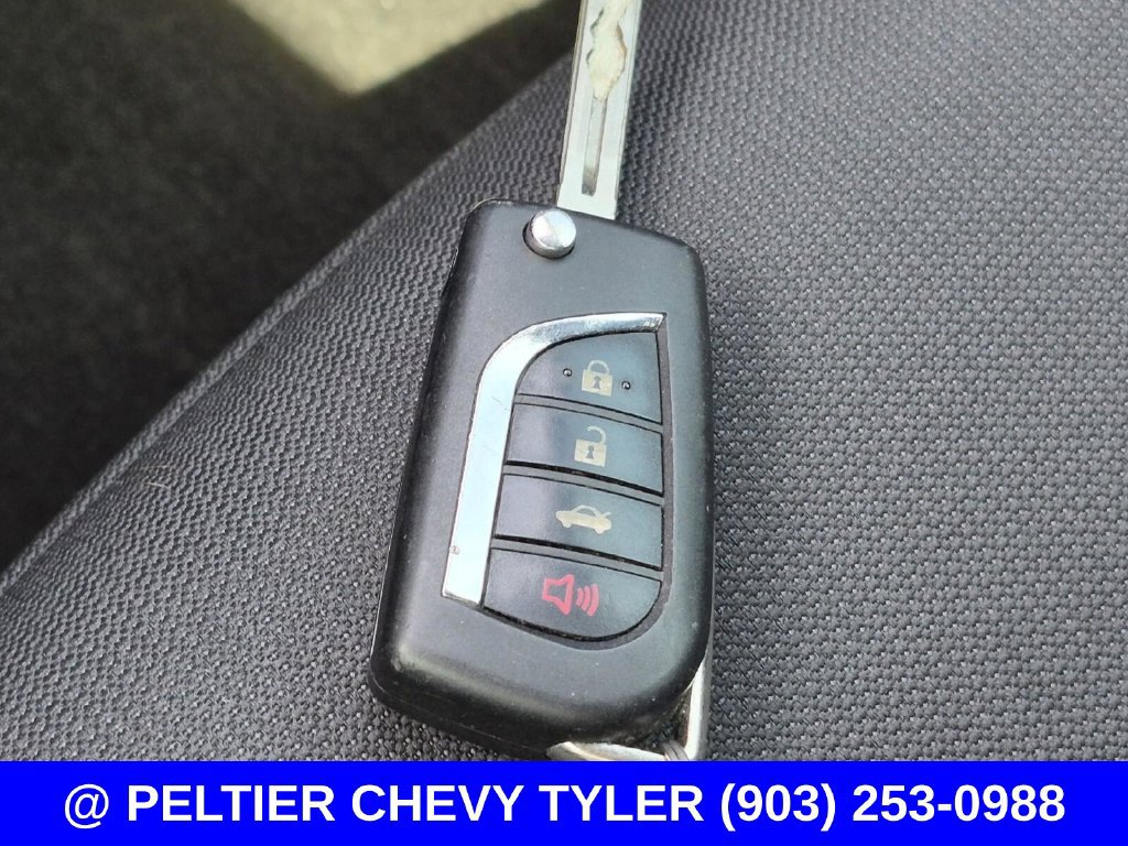 Used 2025 Toyota Corolla LE FWD image 32