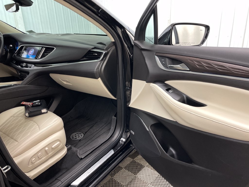 Certified 2022 Buick Enclave Avenir w/ Avenir Technology Package AWD/4WD image 41
