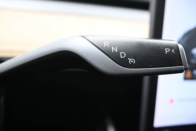 Used 2021 Tesla Model Y Long Range AWD/4WD image 22