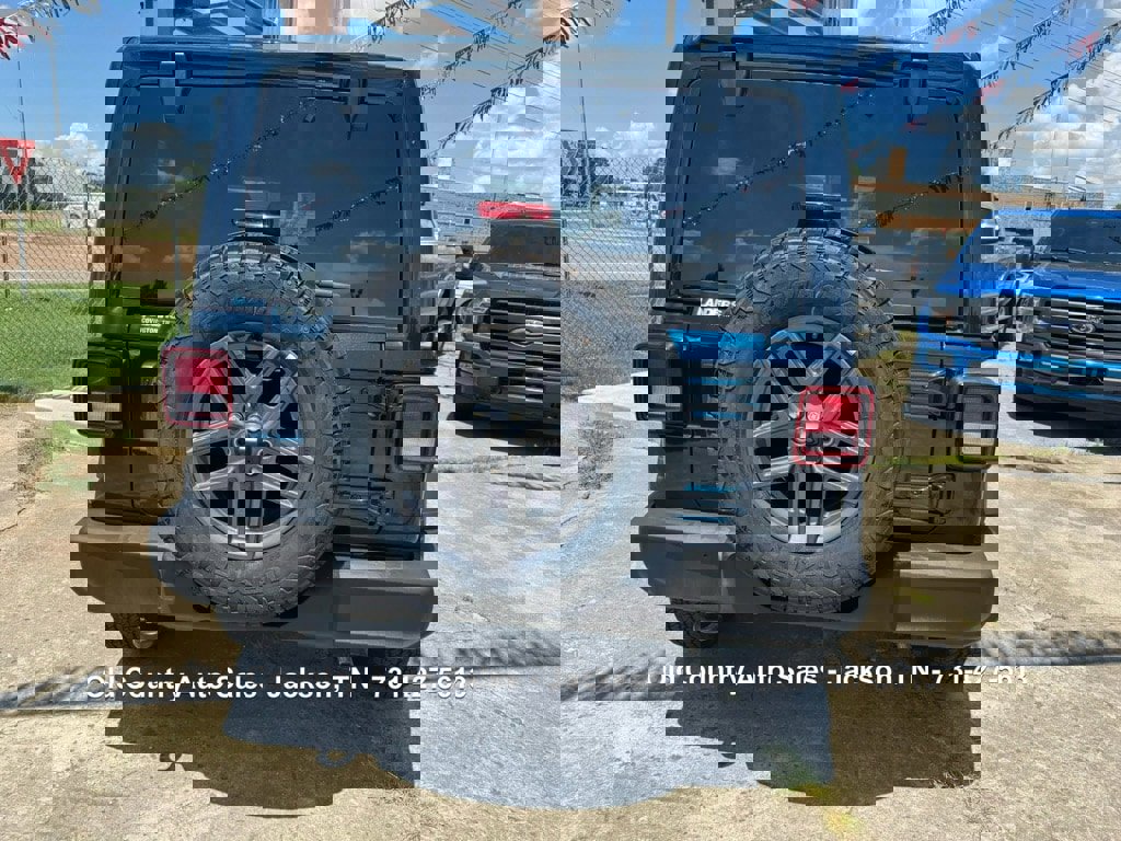 Used 2025 Jeep Wrangler Sport image 8