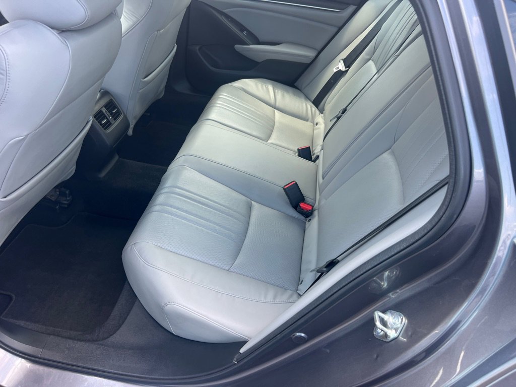 Used 2018 Honda Accord Touring image 13