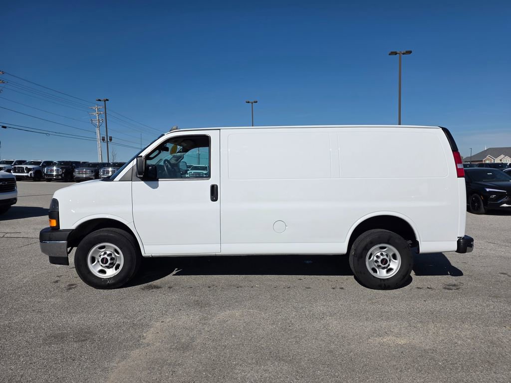 Used 2023 GMC Savana 2500 w/ Driver Convenience Package RWD image 4