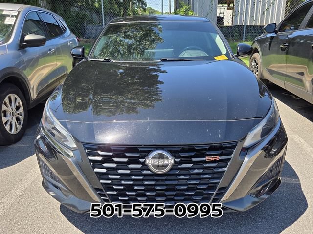 Used 2023 Nissan Altima 2.5 SR w/ SR Premium Package FWD image 2