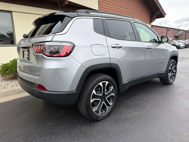 Used 2023 Jeep Compass Limited AWD/4WD image 10