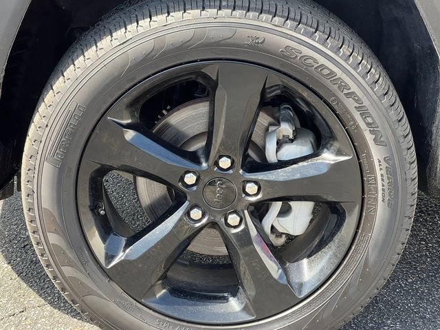 Used 2024 Jeep Grand Cherokee Limited w/ Luxury Tech Group II image 7