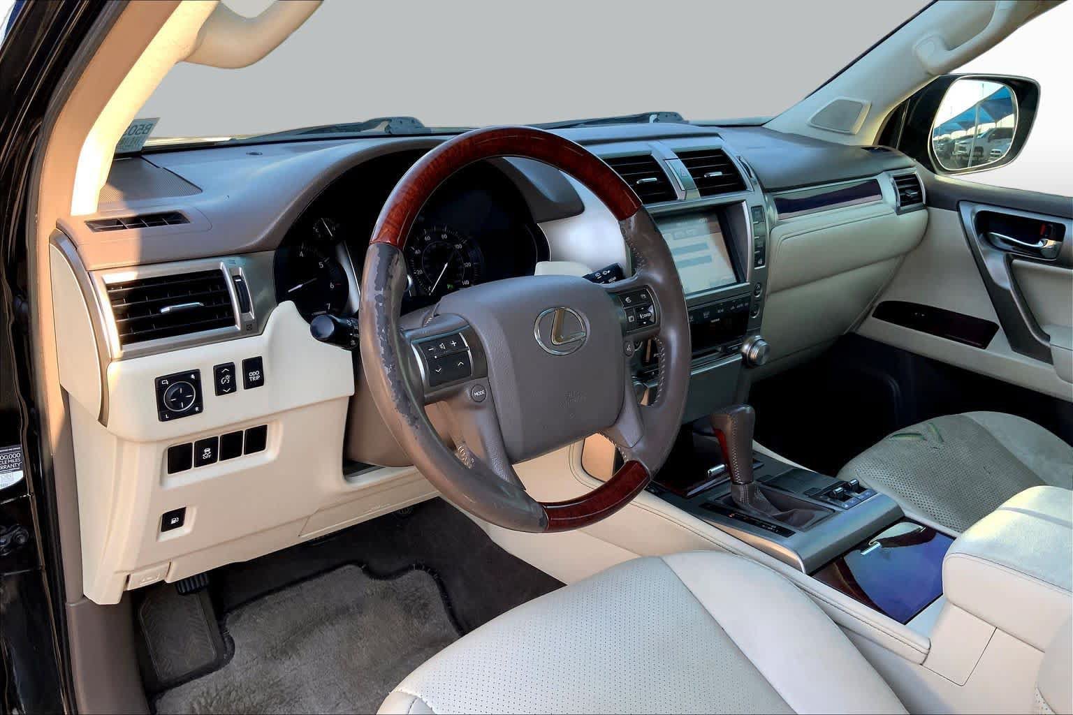 Used 2011 Lexus GX 460 w/ Comfort Plus Pkg AWD/4WD image 17