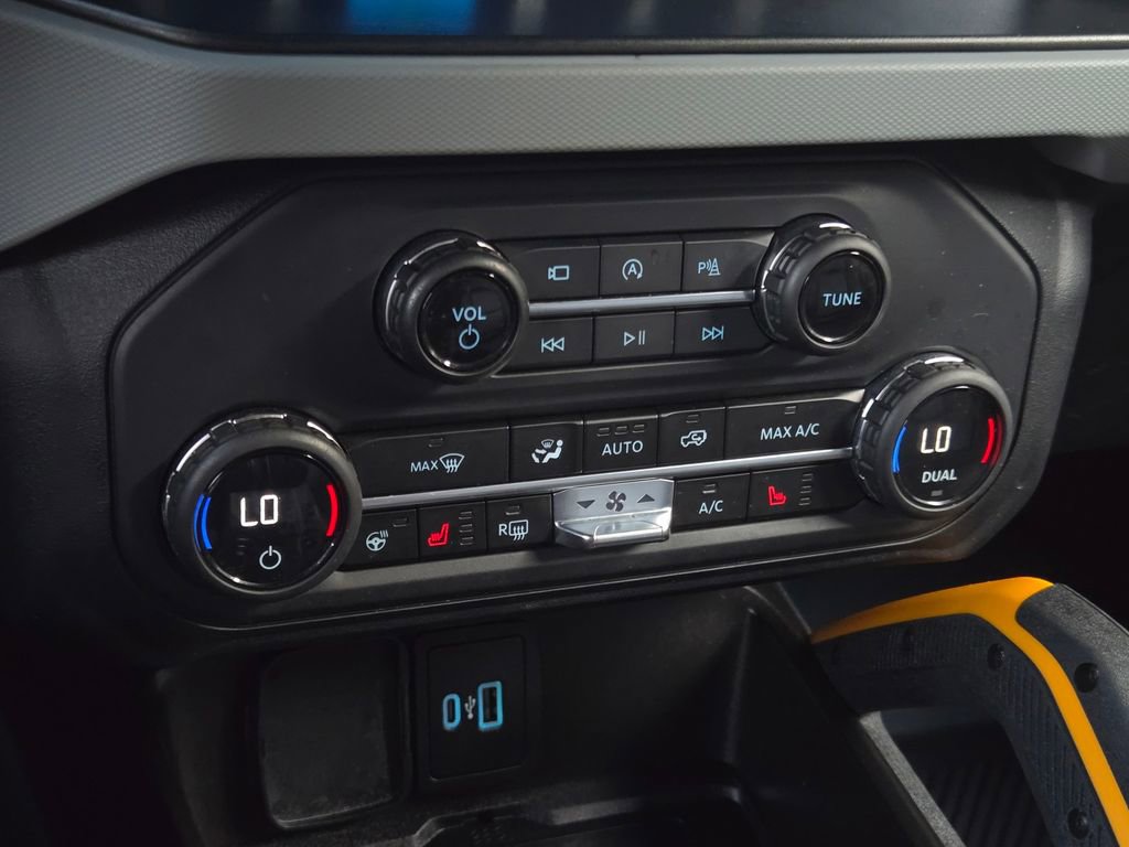 Used 2023 Ford Bronco Badlands image 22