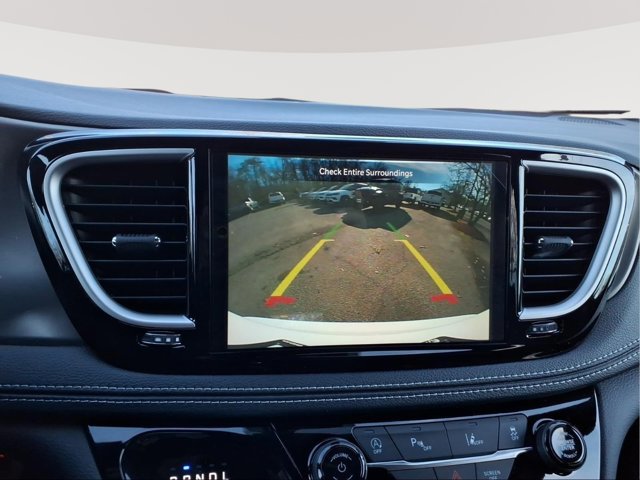 New 2026 Chrysler Pacifica Select image 16