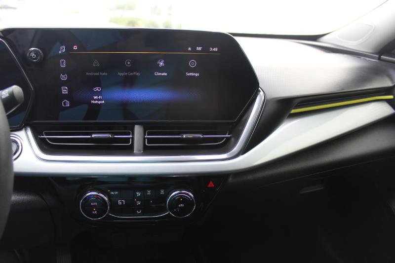 Used 2025 Chevrolet Trax LT image 32