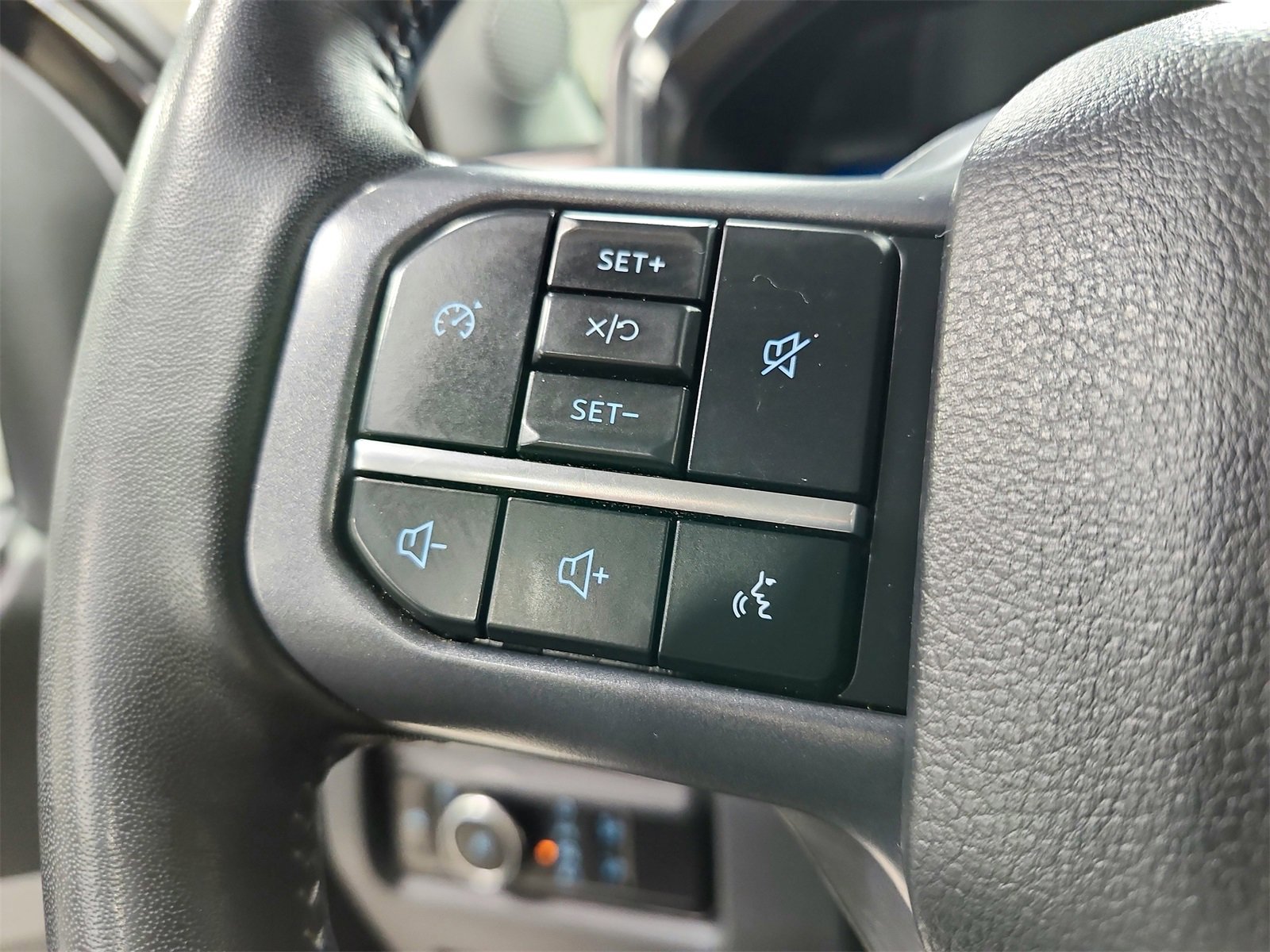 Used 2024 Ford F250 Lariat w/ Chrome Package image 26