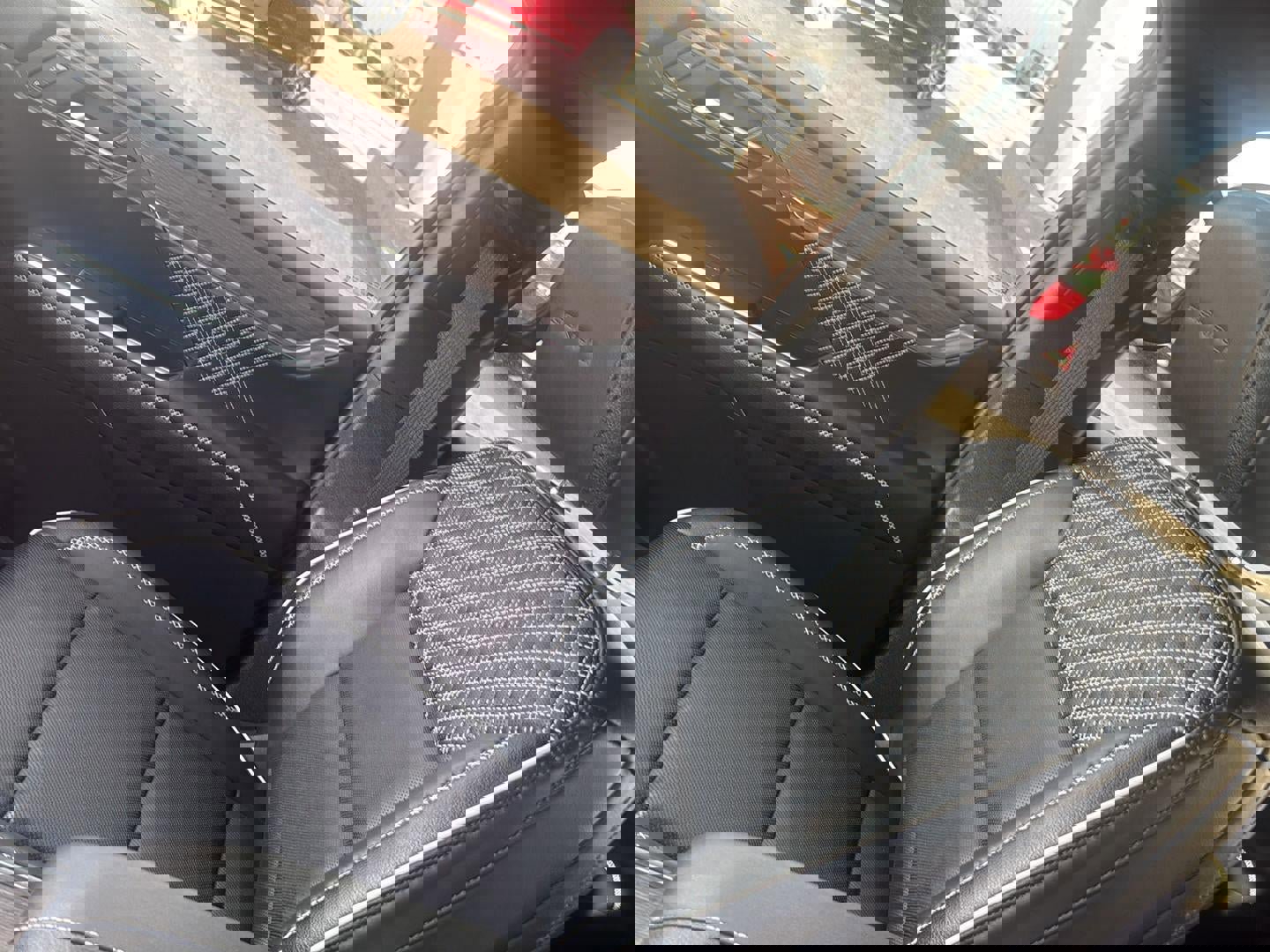 Used 2024 GMC Acadia Denali w/ Super Cruise Package image 22