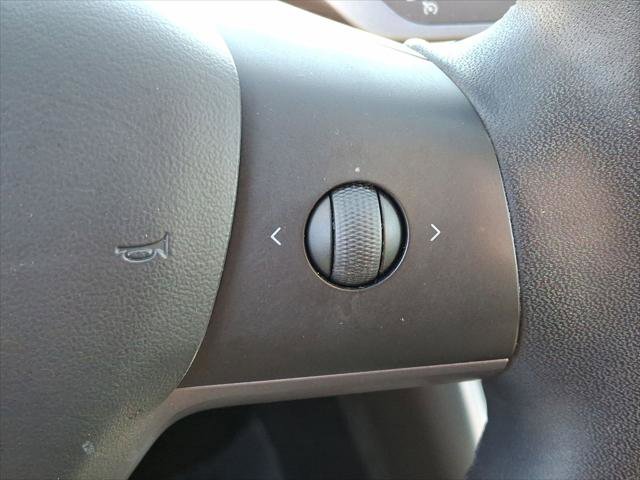 Used 2020 Tesla Model 3 Performance image 18