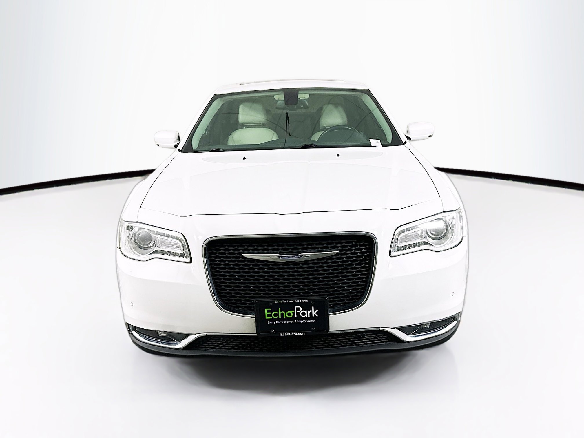 Used 2016 Chrysler 300 Limited RWD image 2