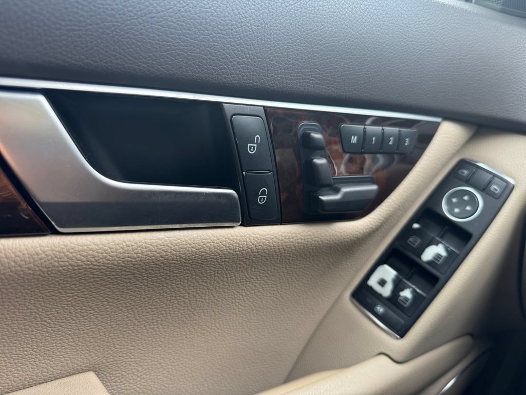 Used 2012 Mercedes-Benz C 300 4MATIC Sedan image 27