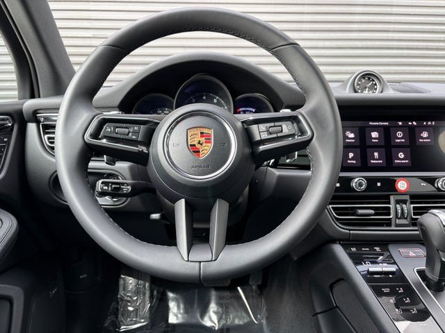 Certified 2026 Porsche Macan AWD/4WD image 14