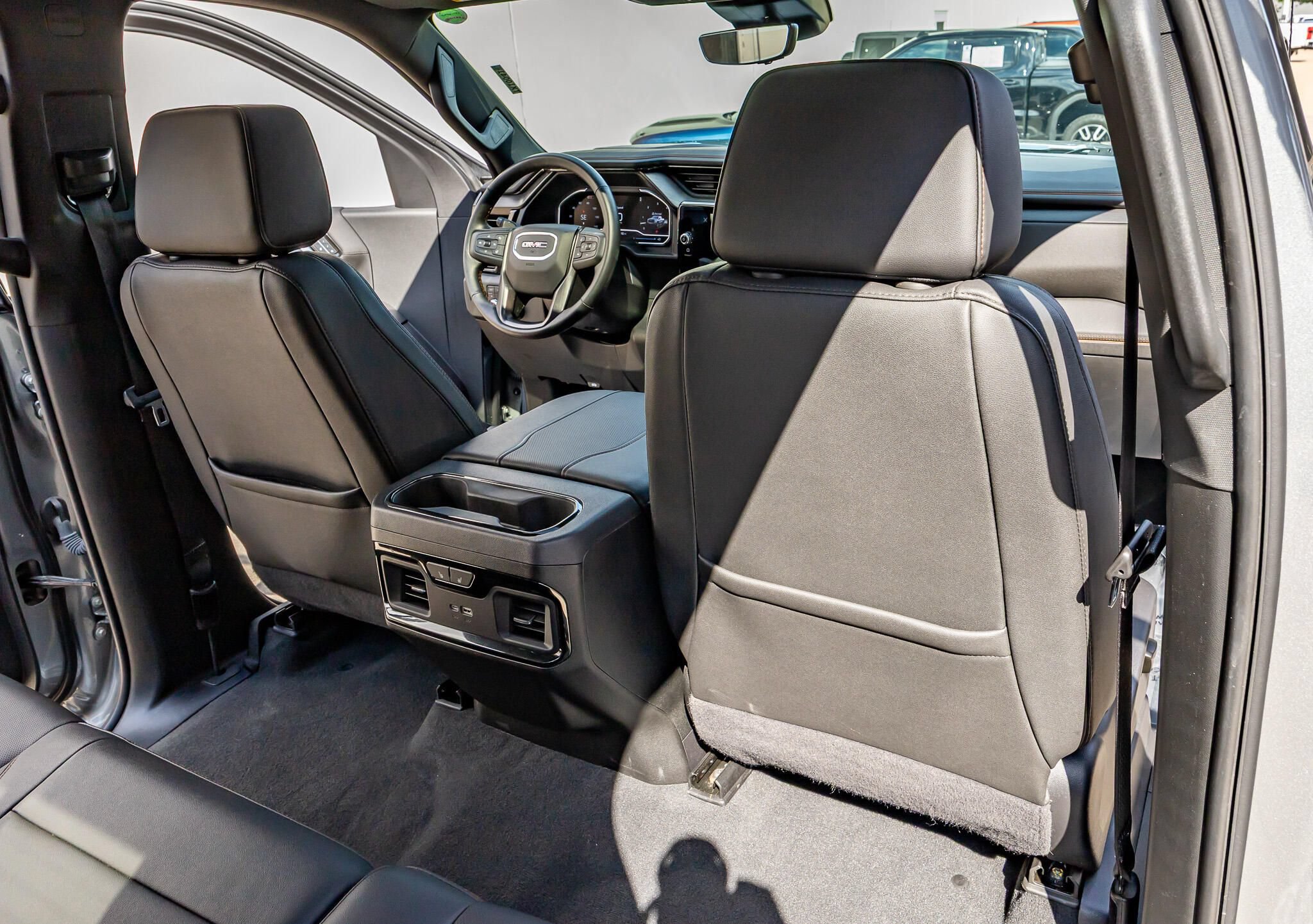 Used 2024 GMC Sierra 1500 AT4 w/ Technology Package AWD/4WD image 33