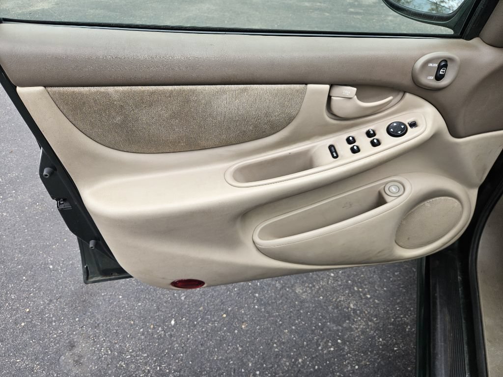 Used 2000 Oldsmobile Alero GL w/ Feature Pkg FWD image 12