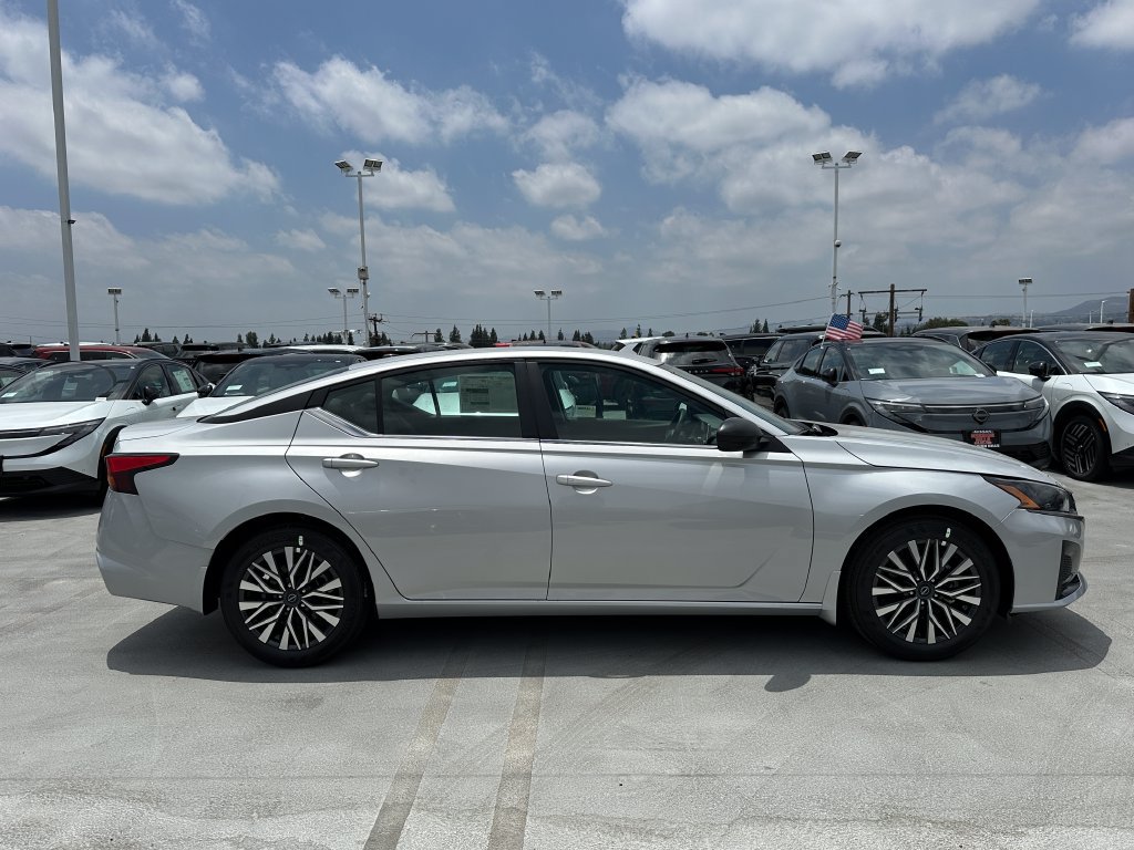 New 2026 Nissan Altima 2.5 SV FWD image 9