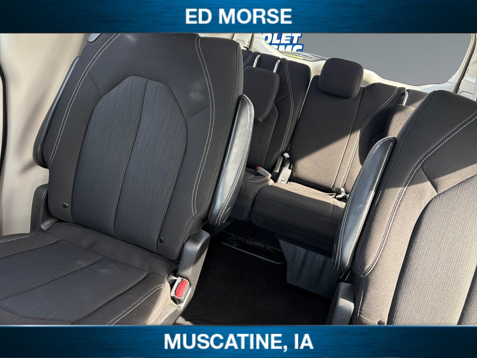 Used 2023 Chrysler Voyager LX FWD image 17