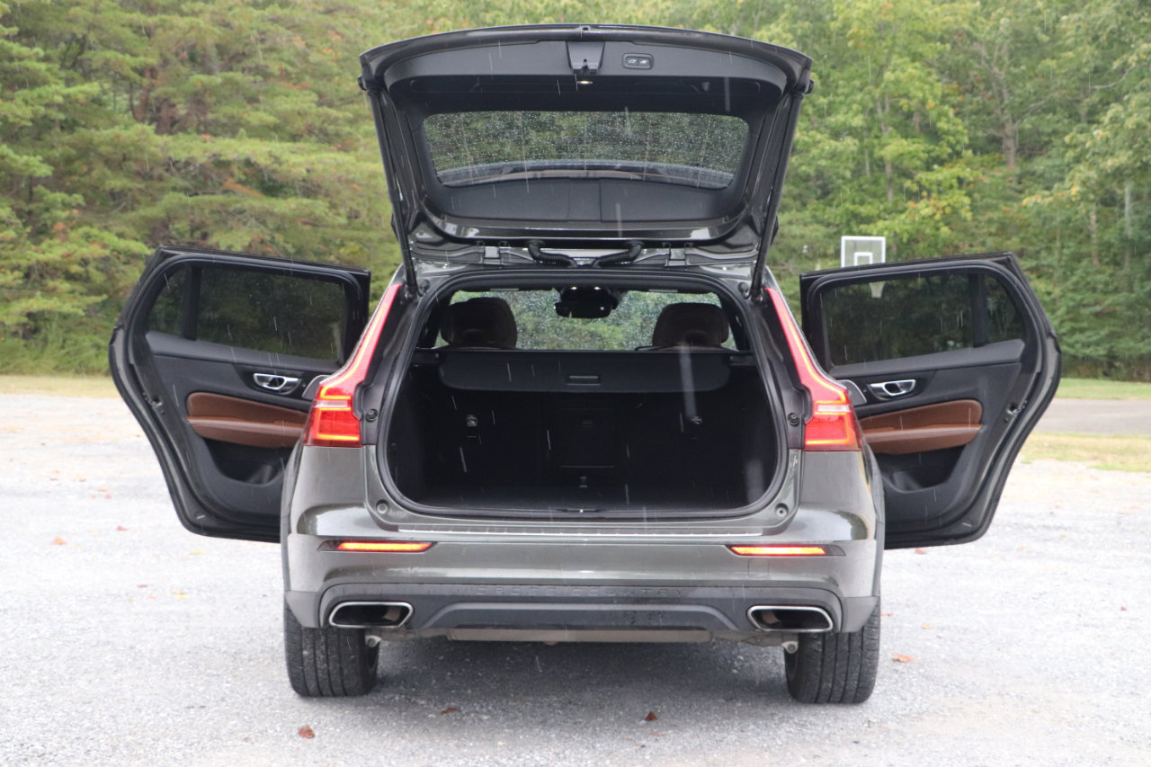 Used 2021 Volvo V60 T5 Cross Country w/ Advanced Package image 6