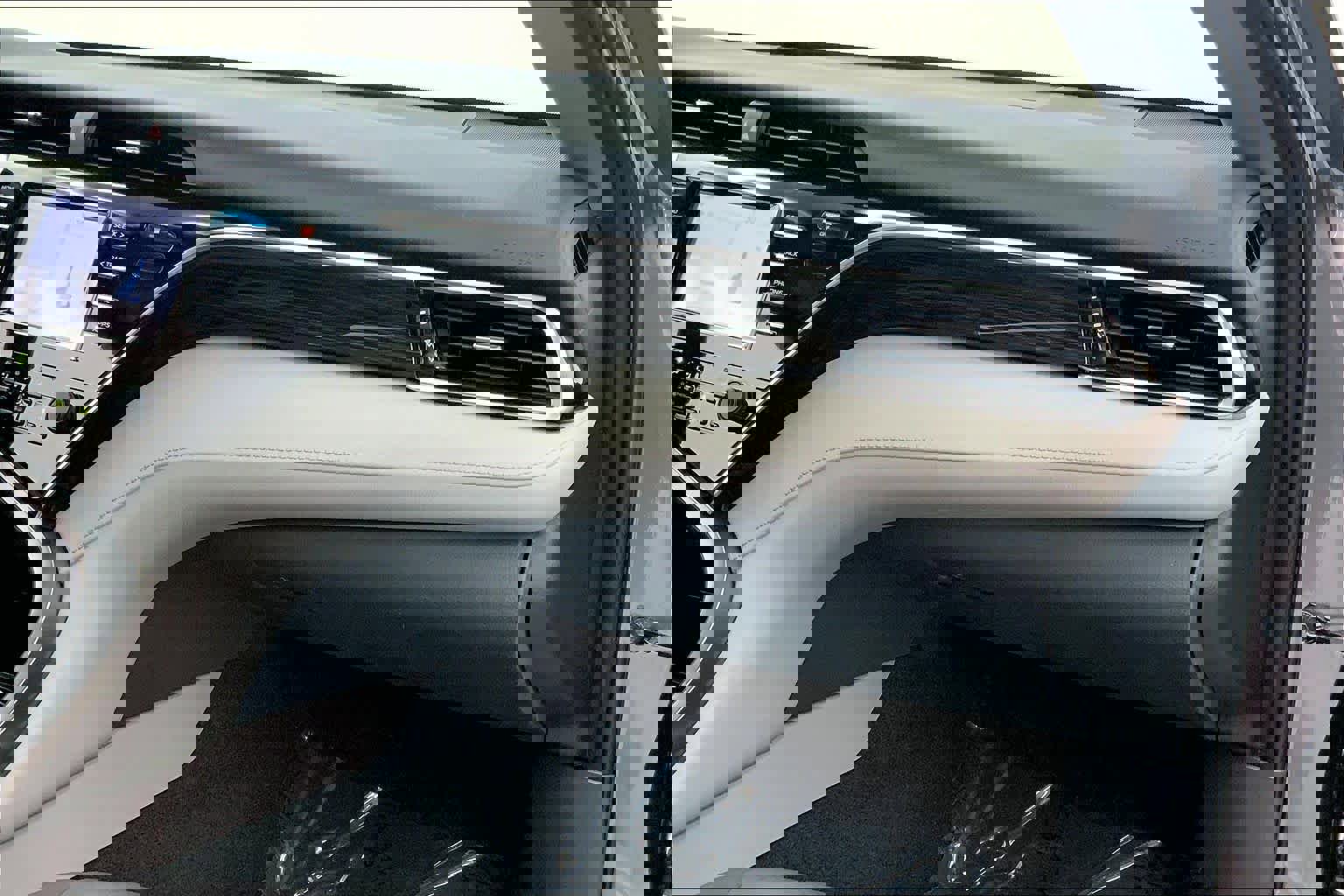 Used 2018 Toyota Camry LE image 27