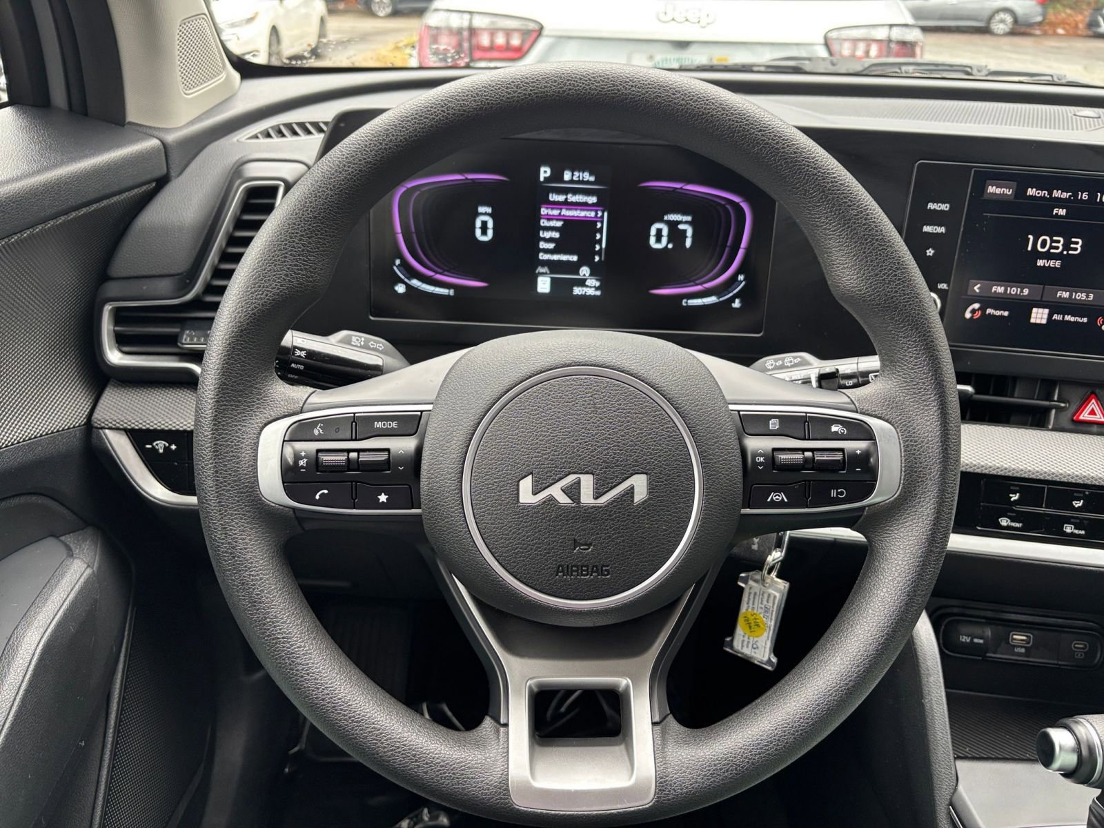 Used 2025 Kia Sportage LX image 28