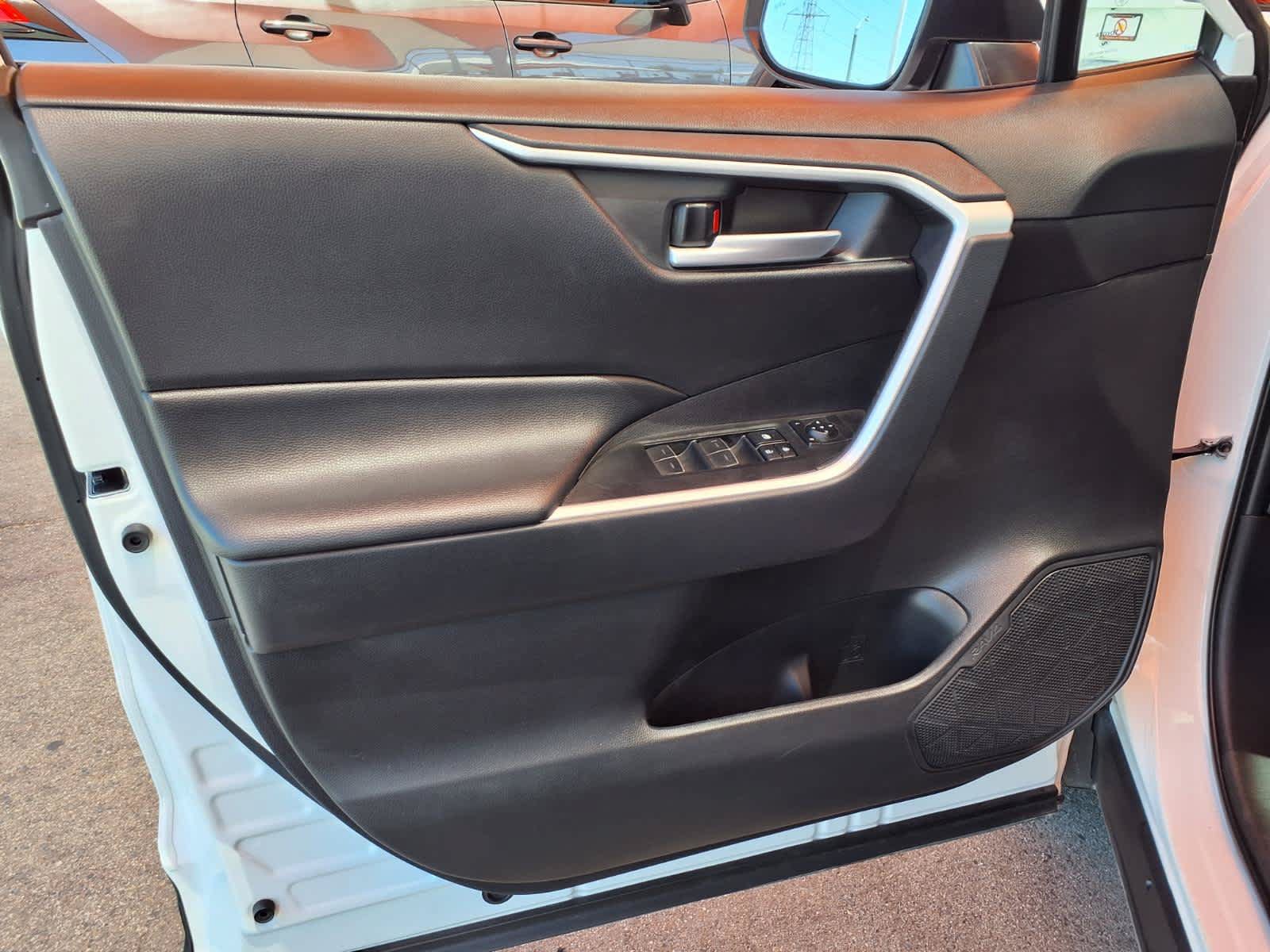 Certified 2025 Toyota RAV4 XLE FWD image 14