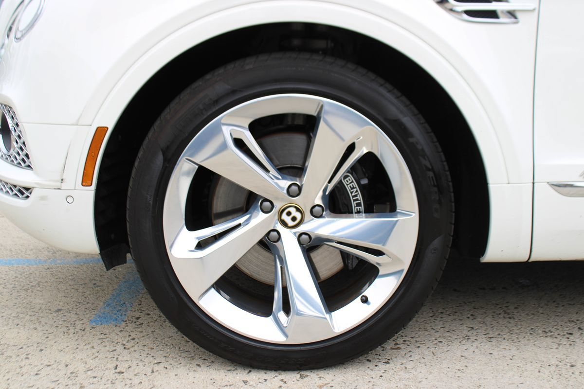 Used 2020 Bentley Bentayga Plug-In Hybrid AWD/4WD image 41