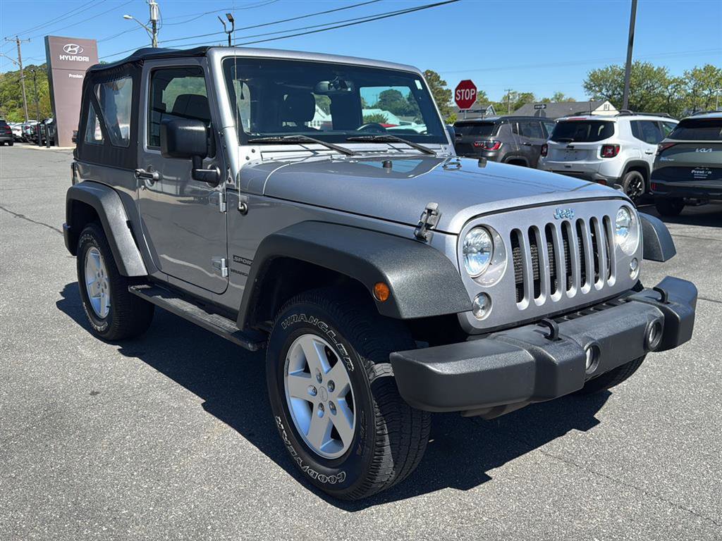 Used 2018 Jeep Wrangler Sport AWD/4WD image 3