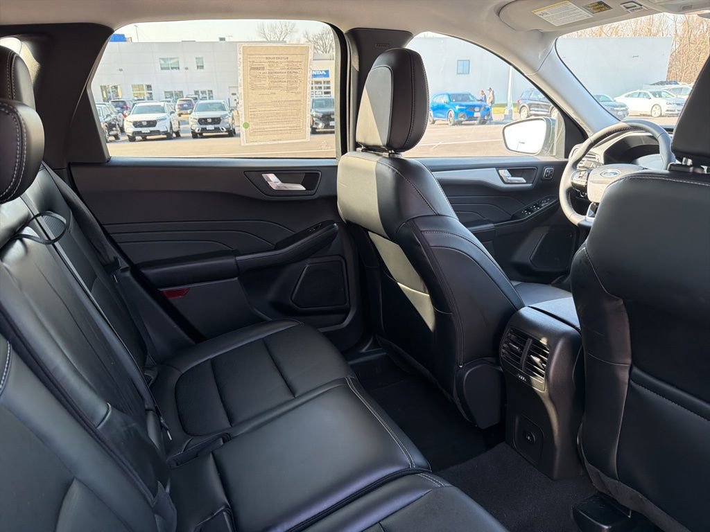 Used 2025 Ford Escape Platinum image 13