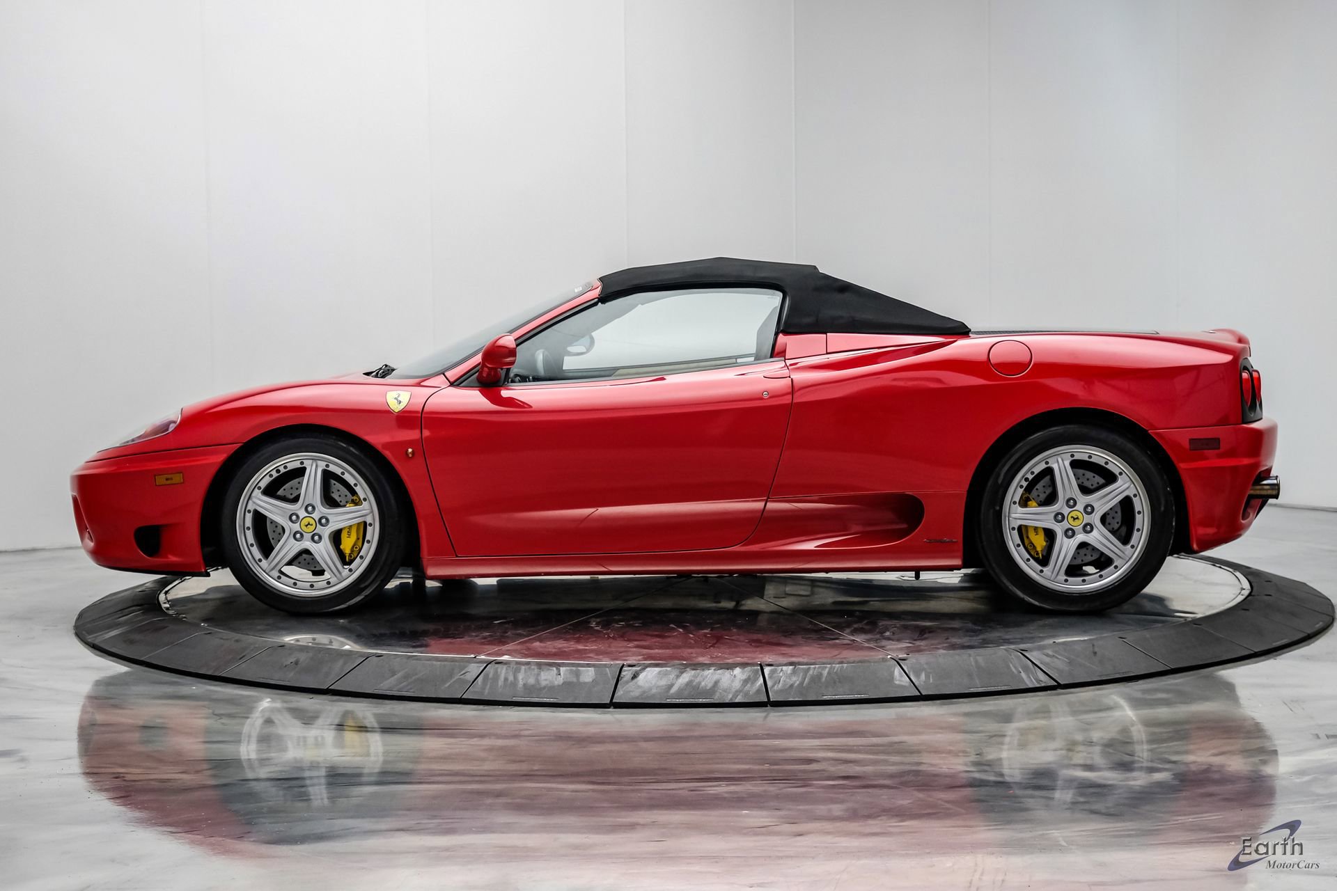 Used 2004 Ferrari 360 Spider image 10