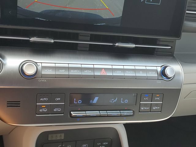 Certified 2025 Hyundai Kona SEL AWD/4WD image 26