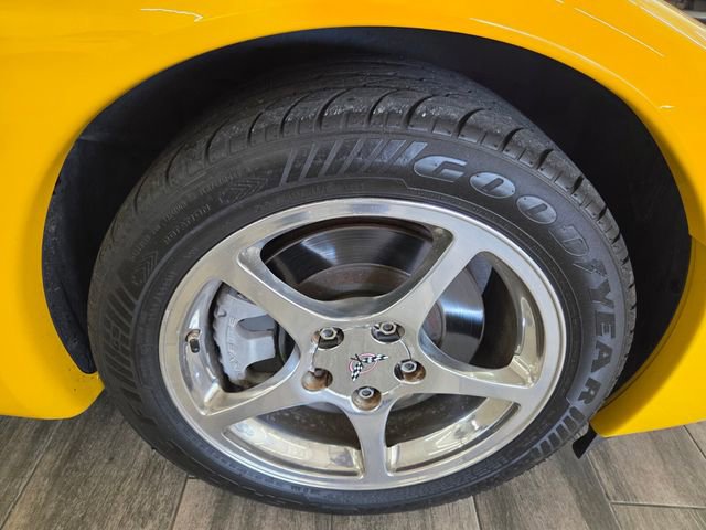 Used 2002 Chevrolet Corvette Convertible w/ Preferred Equipment Group2 RWD image 10