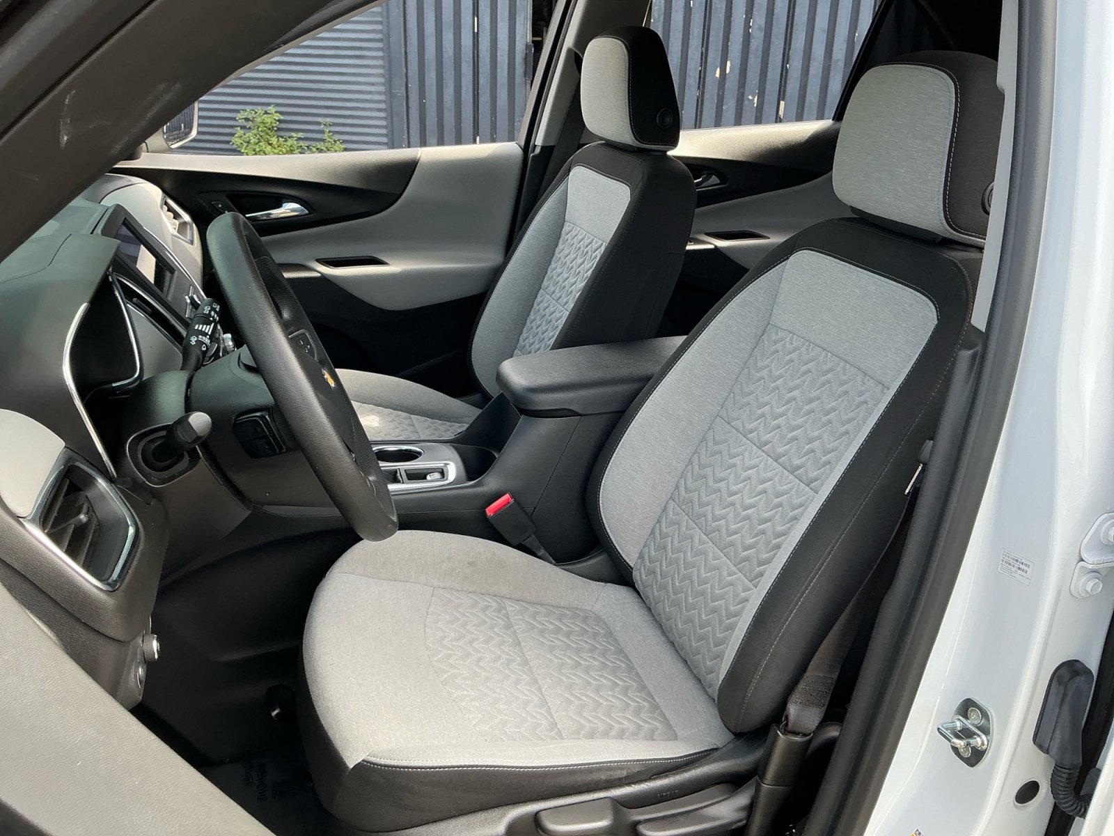 Used 2022 Chevrolet Equinox LS FWD image 18