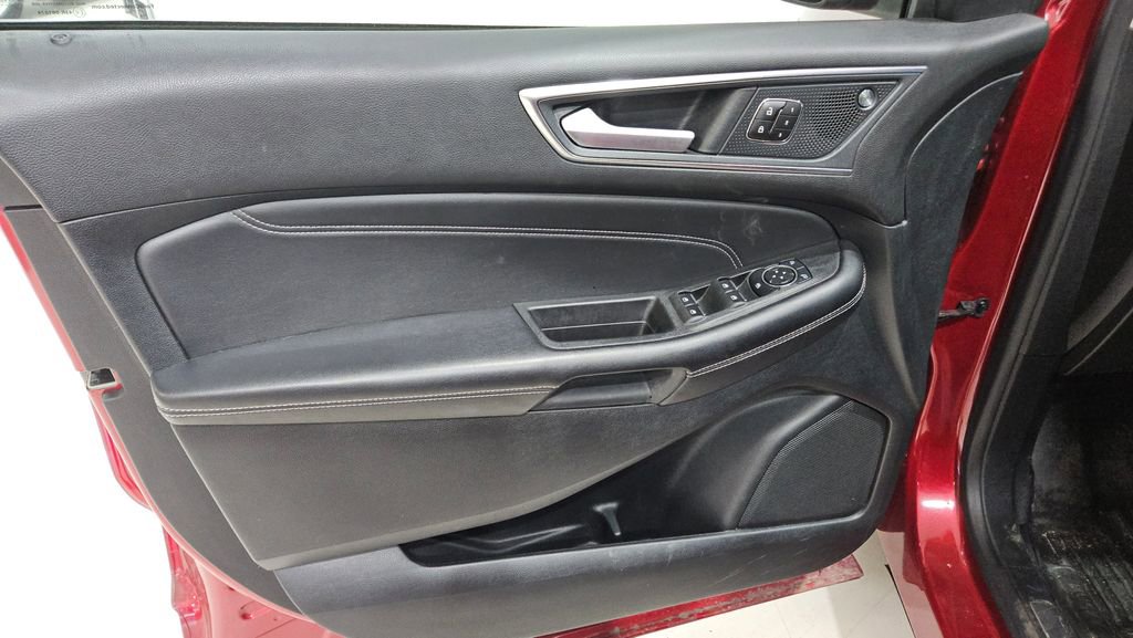 Used 2023 Ford Edge Titanium AWD/4WD image 13