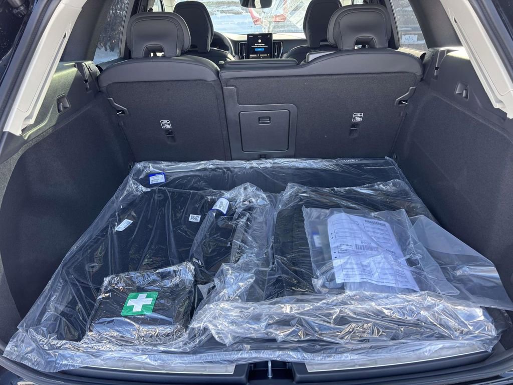 New 2026 Volvo XC60 B5 Plus w/ Protection Package Premier image 9