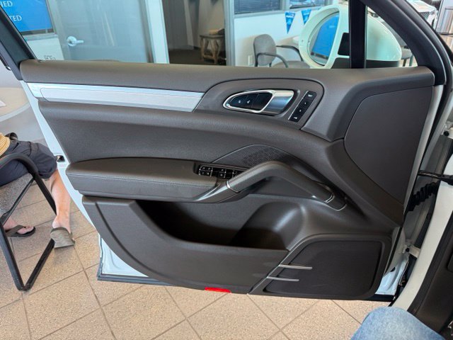Used 2016 Porsche Cayenne AWD/4WD image 20